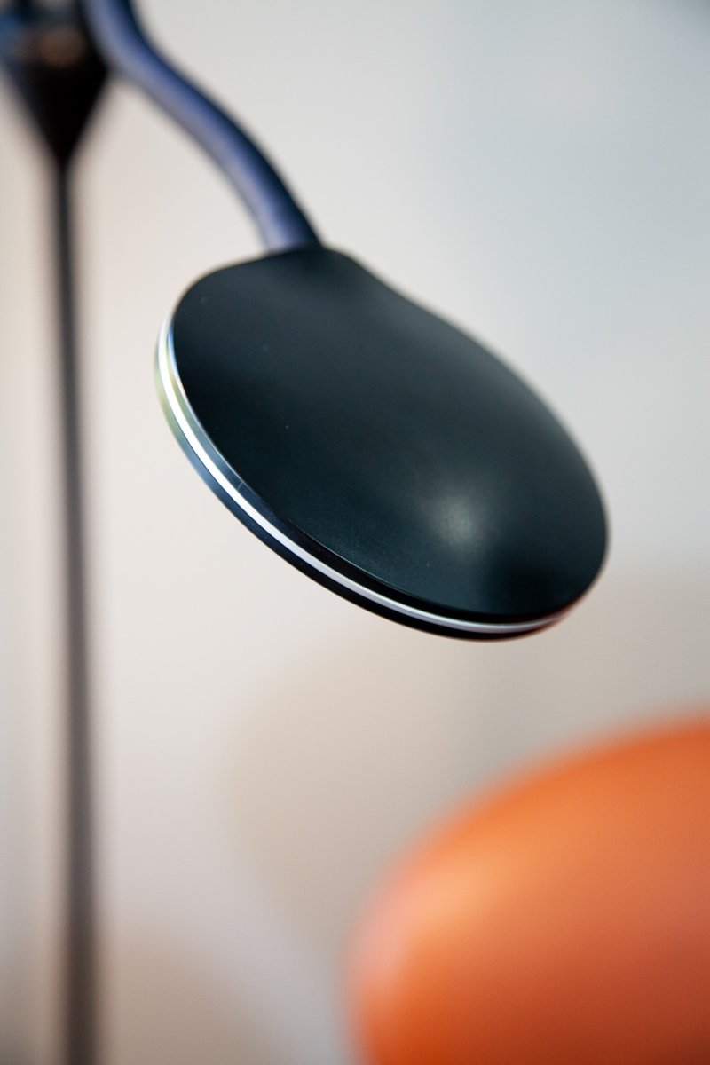 Fix 2 Negro lámpara de pie De Halo Design - Se suministra con un cable de plástico de 2 m de longitud y enchufe.