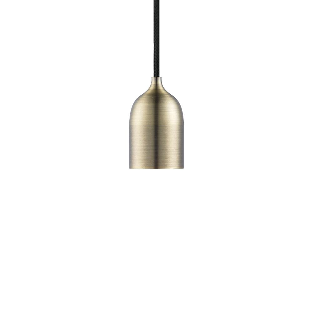 Classic Ø5 Latón antiguo Lámpas de techo De Halo Design - Recomendamos colocar varias en grupo encima de la mesa del comedor o como lámpara colgante en el dormitorio encima de las mesitas de noche, o por qué no en un rincón del salón donde se necesita un poco de iluminación extra acogedora.