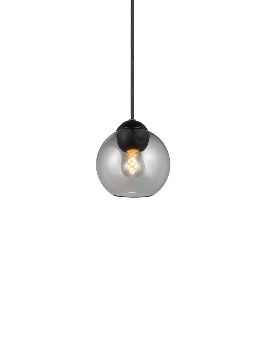 Bubbles Ø14 Color humo Lámpas de techo De Halo Design - El cristal ahumado añade elegancia y, cuando está encendido, garantiza una agradable distribución de la luz en la habitación.