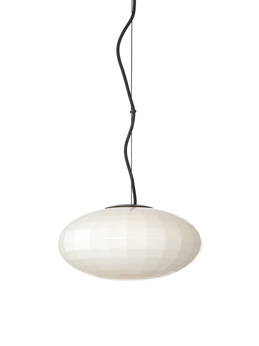 Mesh Ø28 Ópalo Lámpas de techo De Halo Design - Recomendamos colocarlos encima de la mesa del comedor o en grupo en la sala de estar.