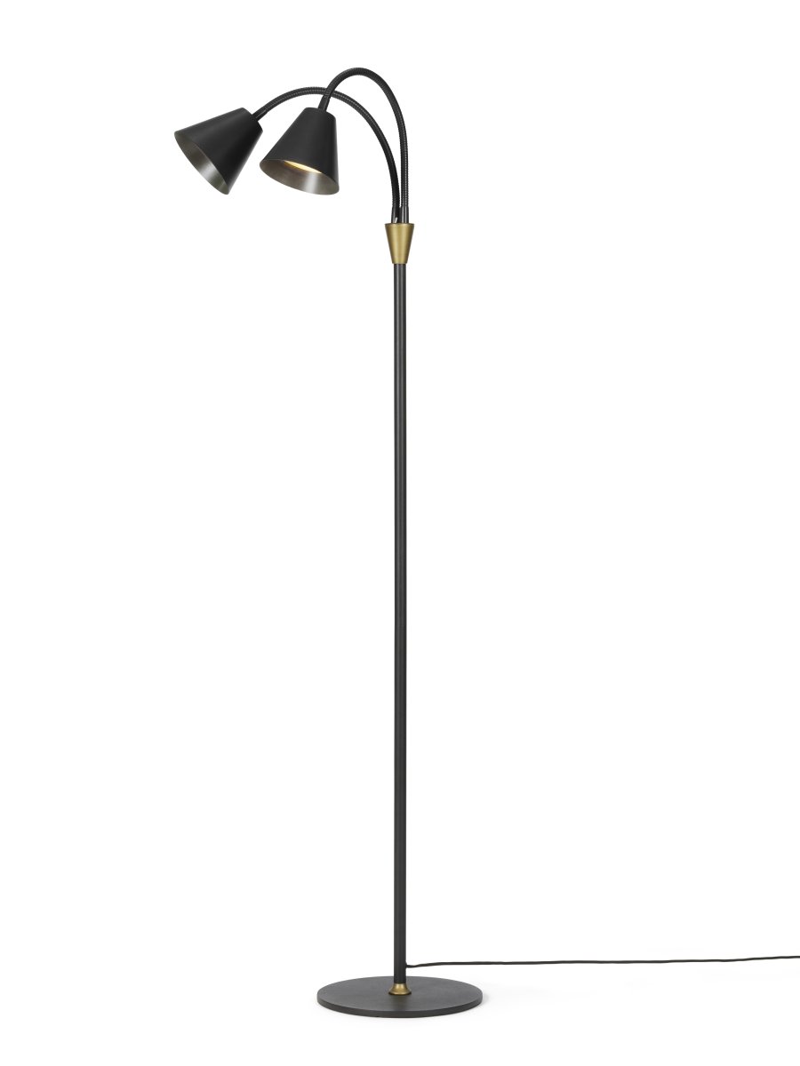 Hygge 2 Negro lámpara de pie De Halo Design - Viene con un cable de 200 cm de largo con un interruptor de encendido en la parte superior del detalle de lat&oacute;n para un uso f&aacute;cil y conveniente.