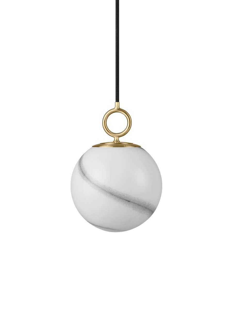 Stockholm Ø18 Gris Lámpas de techo De Halo Design - La l&aacute;mpara de techo Stockholm es una fuente de luz elegante y sofisticada que llevar&aacute; su interior a un nuevo nivel.