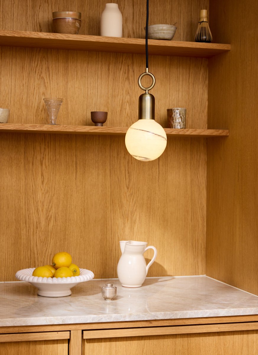 Stockholm Ø5 Antigüedad Lámpas de techo De Halo Design - Con un hermoso acabado de latón antiguo y un detalle único en forma de anillo, Stockholm será un elemento artístico en su interior.