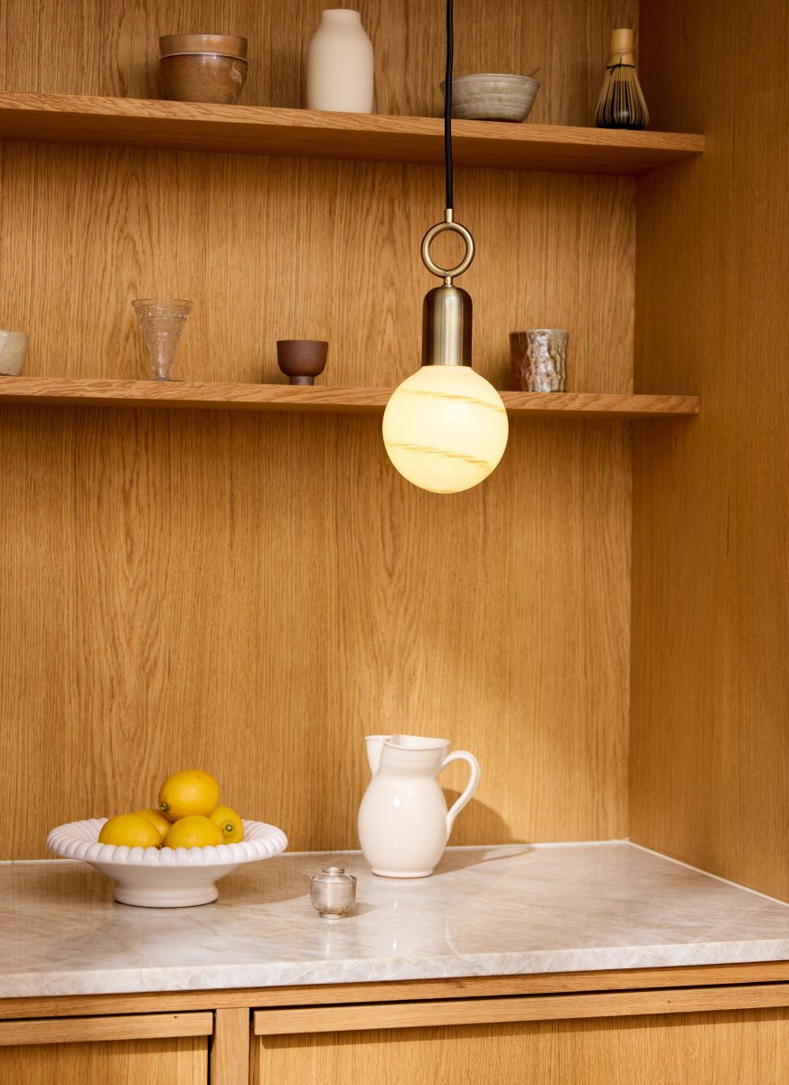 Stockholm Ø5 Antigüedad Lámpas de techo De Halo Design - Con un hermoso acabado de latón antiguo y un detalle único en forma de anillo, Stockholm será un elemento artístico en su interior.