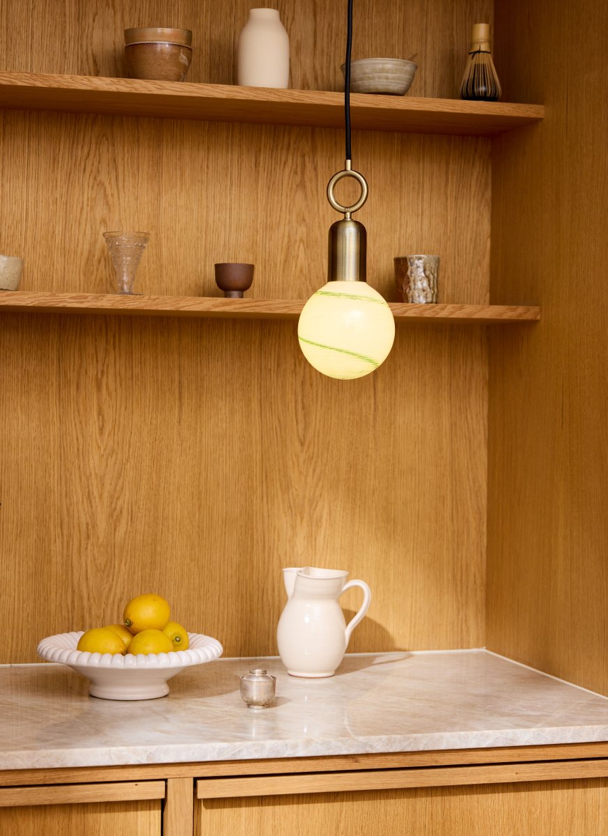 Stockholm Ø5 Antigüedad Lámpas de techo De Halo Design - Con un hermoso acabado de latón antiguo y un detalle único en forma de anillo, Stockholm será un elemento artístico en su interior.