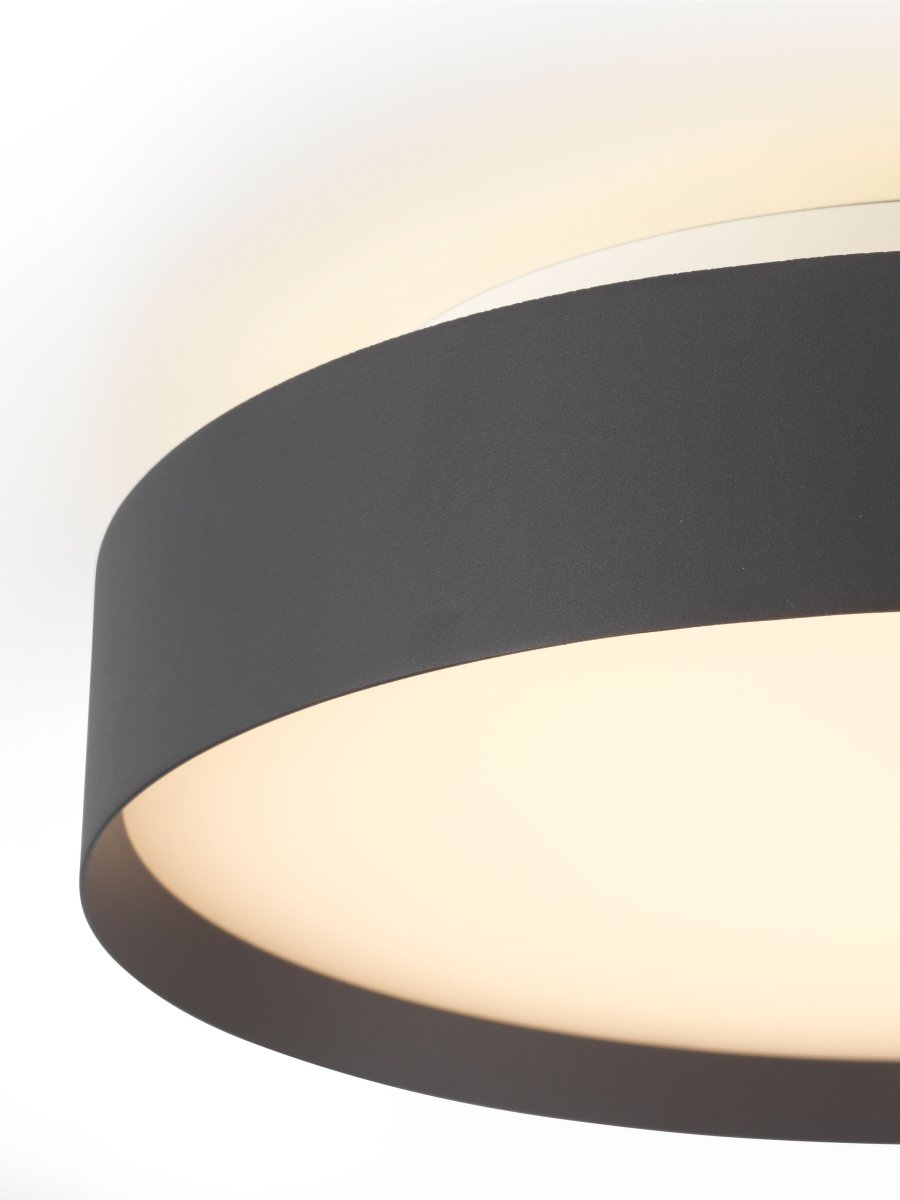 Backlight Full Ø30 Negro plafón De Halo Design - La luz se puede atenuar en tres niveles utilizando un interruptor de pared estándar.