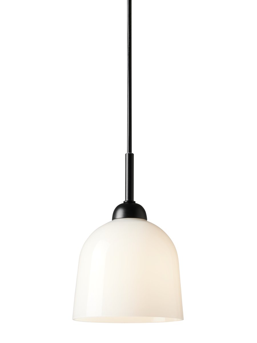 Glow Ø12 Blanco Lámpas de techo De Halo Design - La pantalla de cristal opalino garantiza una agradable distribuci&oacute;n de la luz en la habitaci&oacute;n.