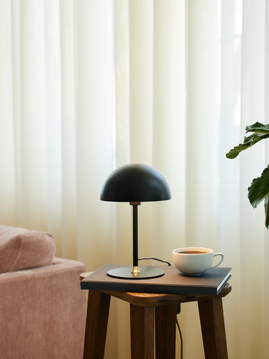 Boogie 25cm Negro mate lámpara de mesa De Halo Design - Se suministra con cable de 1,5 m, interruptor de encendido y enchufe.