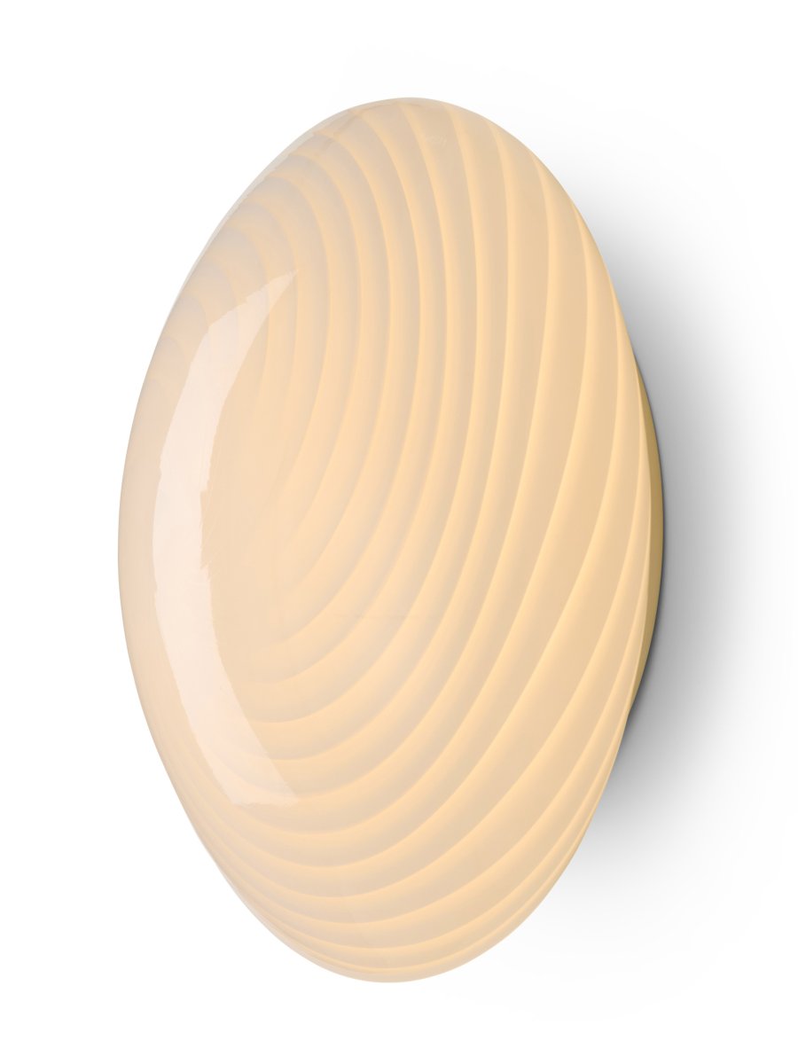 Candy Ø30 Blanco plafón De Halo Design - Candy es una elegante lámpara de techo que combina una artesanía exquisita con un diseño moderno.