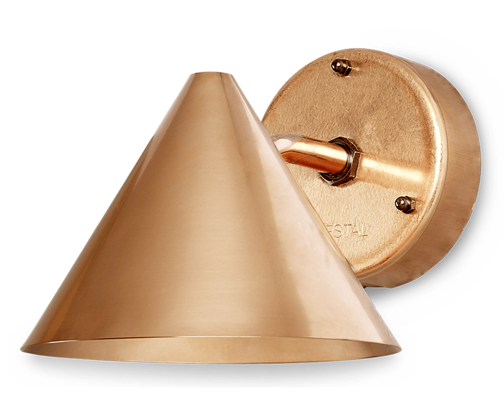 Tratt Micro IP23 Cobre crudo lámpara de exterior De Westal - Tratt Micro es una evoluci&oacute;n de la luminaria Tratt, reinterpretada por Westal en una versi&oacute;n moderna.