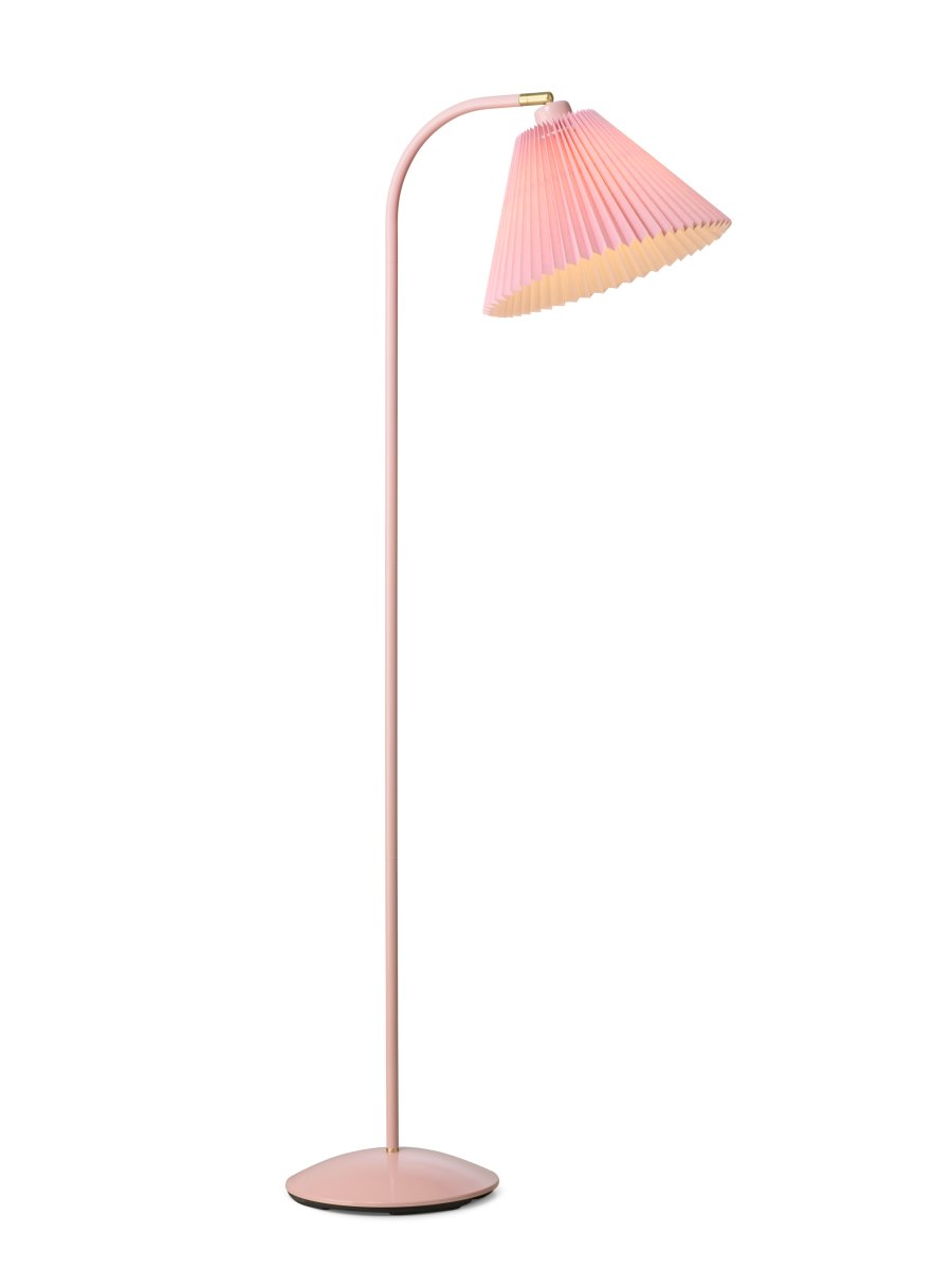 Medina Rosa lámpara de pie De Halo Design - La estructura metálica rosa se complementa con una preciosa pantalla de tela plisada del mismo color y detalles decorativos de latón.