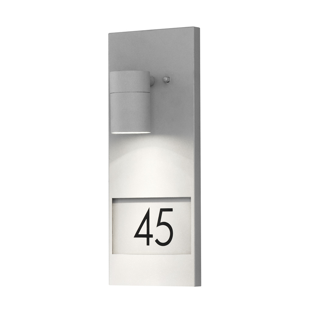 Modena Gris lámpara de exterior De Konstsmide - Esta luz de fachada con placa de número de casa ofrece una combinación perfecta de estilo y funcionalidad.