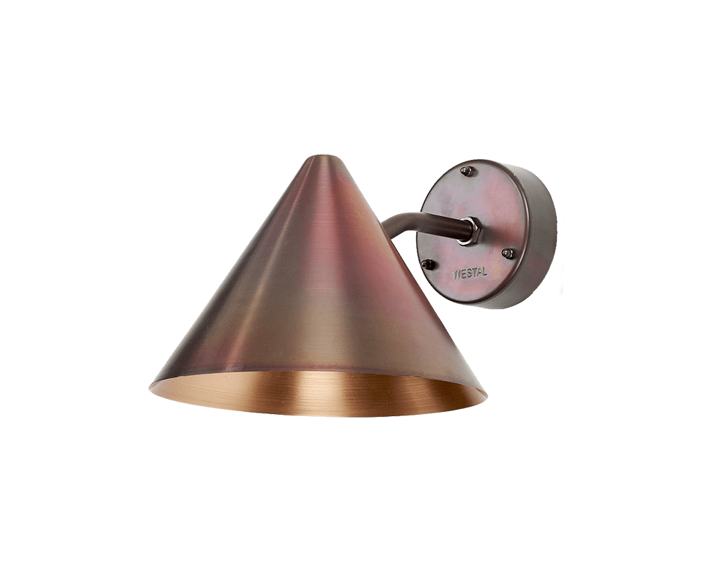 Tratt Cobre oxidado lámpara de exterior De Westal - La l&aacute;mpara de pared de embudo es una l&aacute;mpara de pared orientada hacia abajo con un patr&oacute;n de luz circular hecha de cobre con un acabado oxidado oscuro para mayor durabilidad y larga vida &uacute;til.