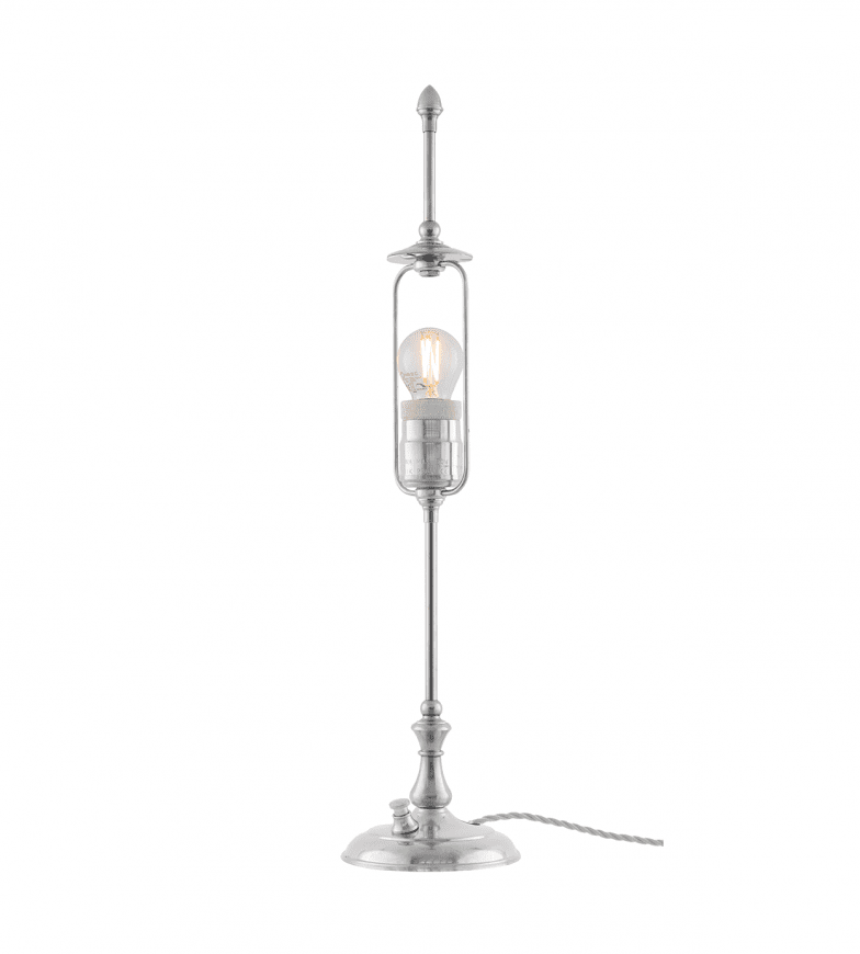 Kellgren Níquel De Karlskrona lampfabrik - Kellgren har sin f&ouml;rebild i det tidiga 1800-talets lampor d&auml;r sk&auml;rmen gick att justera f&ouml;r att f&ouml;lja vaxljusets l&auml;ngd allteftersom det brann ner.