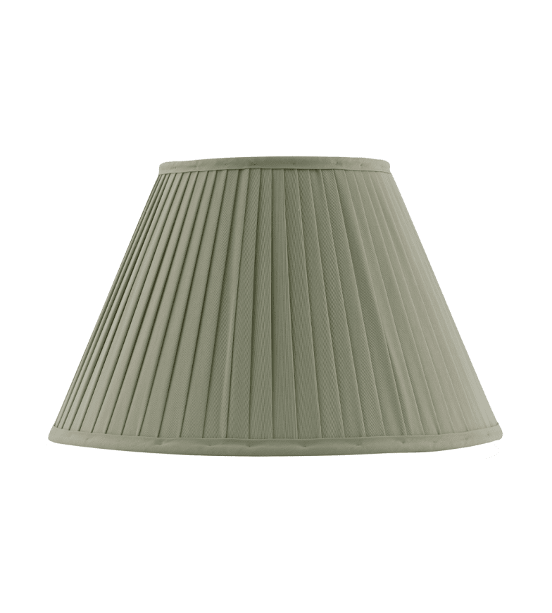 Imagen ampliada de Fabric Lamp Shade 300 verde oliva De Karlskrona lampfabrik - Casquillo roscado o en la virola de lat&oacute;n que acompa&ntilde;a a nuestras l&aacute;mparas de mesa y de pie.