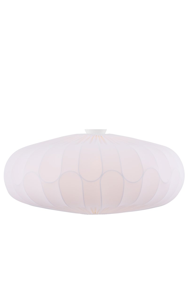 Bladverk Ø70 Blanco plafón De Globen Lighting - Fabricada en tela de algod&oacute;n el&aacute;stico, Bladverk emite una luz c&aacute;lida y acogedora que realza el ambiente de cualquier estancia.