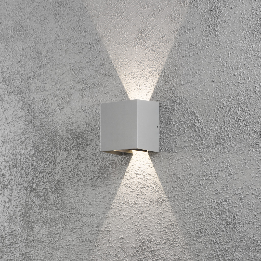 Cremona Gris lámpara de exterior De Konstsmide - Gracias a sus materiales duraderos y de alta calidad, esta lámpara es hermosa y resistente a la intemperie: una inversión ideal en estilo y funcionalidad duraderos.