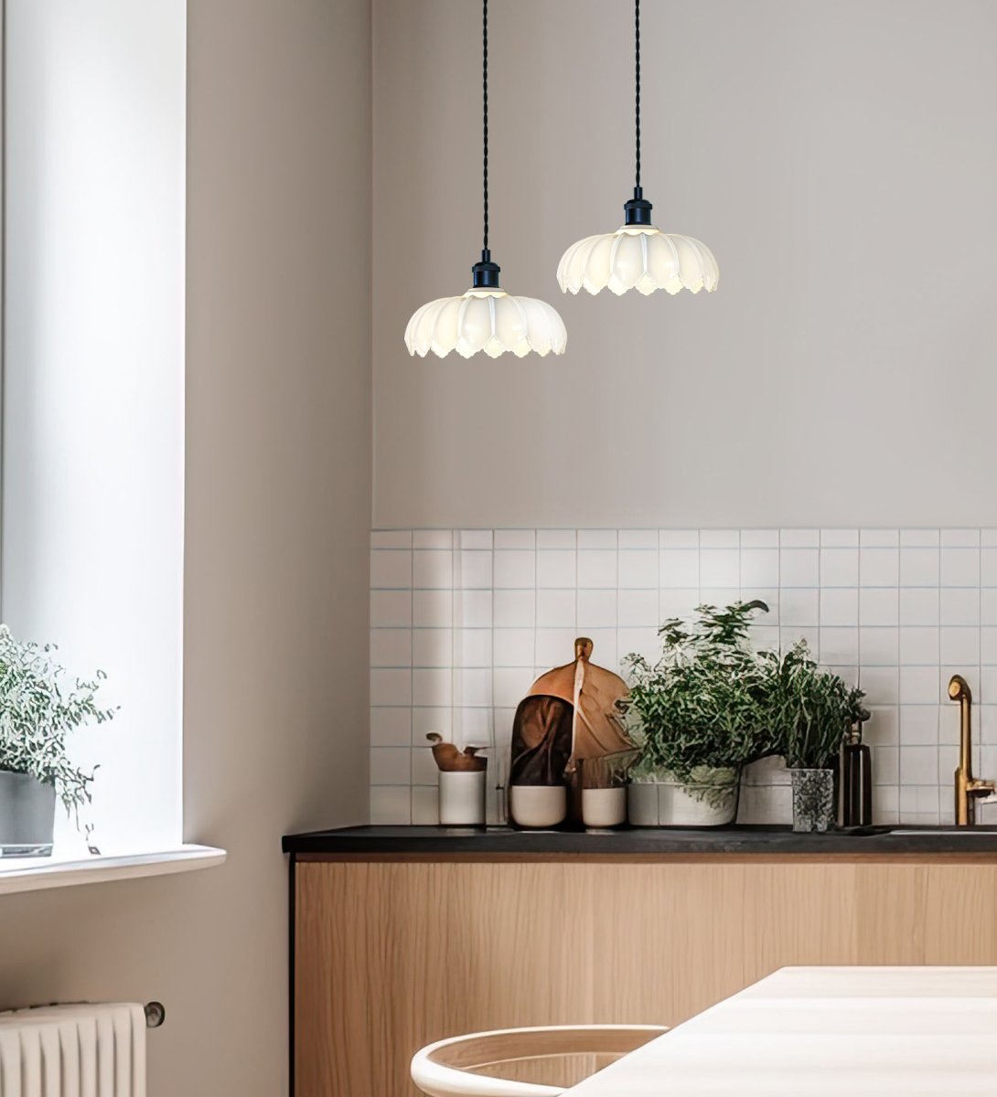 Sofia Ø25 En blanco y negro lámpara de ventana De Aneta Lighting - La lámpara de ventana Sofia, de estilo romántico vintage, es un hermoso detalle que se integra en interiores clásicos, rústicos y modernos.