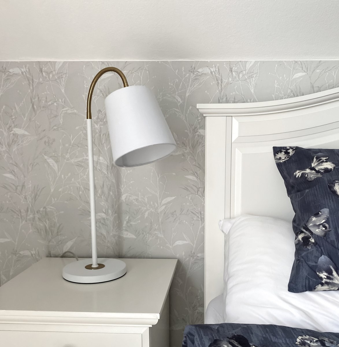 Ljusdal 50cm Blanco lámpara de escritorio De Aneta Lighting - El brazo flexible permite dirigir la luz hacia donde la necesita, lo que convierte a Ljusdal en una opción funcional y elegante para su hogar.