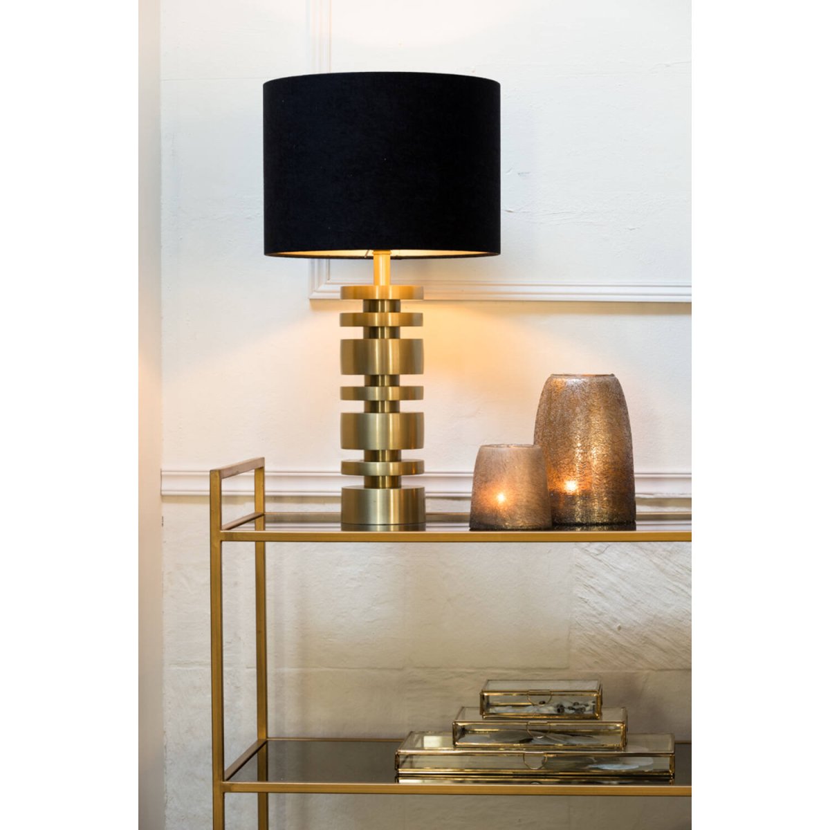 Desley 40cm Oro base de lámpara De Light & Living - Su sofisticado estilo industrial combina a la perfección con estilos de interior rústicos y modernos.