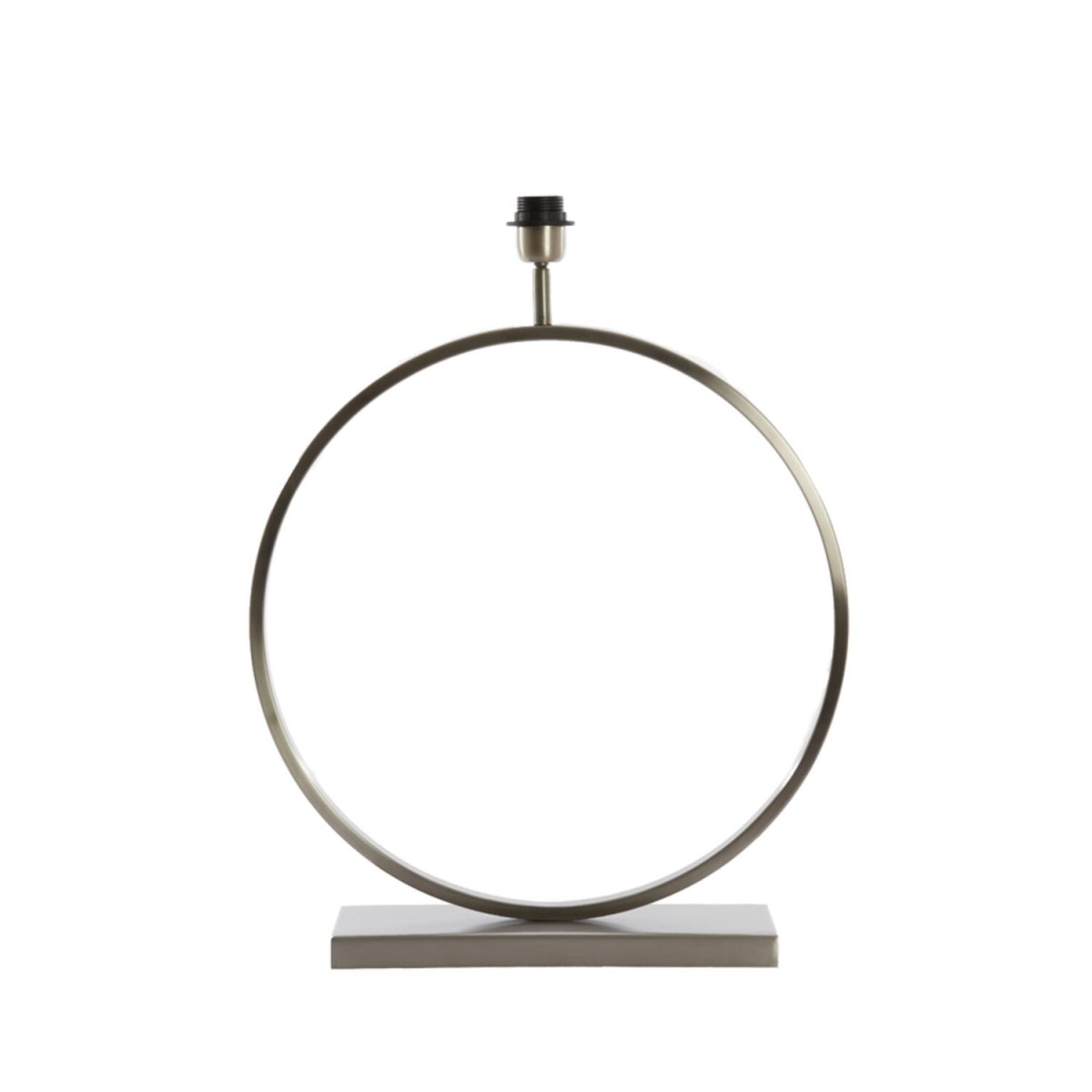 Liva 62cm Plata base de lámpara De Light & Living - La superficie plateada refleja la luz de forma hermosa, creando una atmósfera cálida y acogedora.