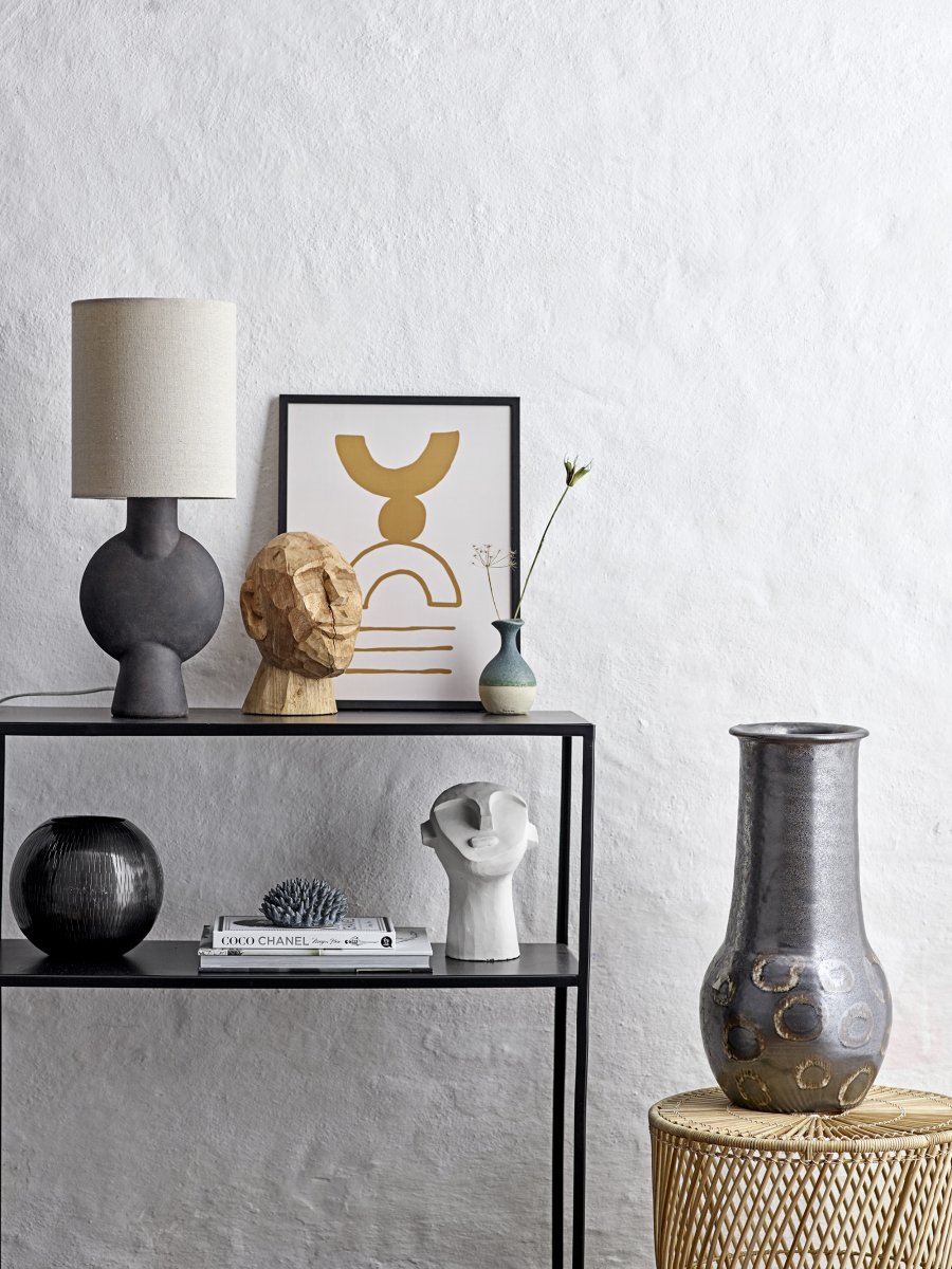 Sergio 55cm Marrón lámpara de mesa De Bloomingville - La l&aacute;mpara de mesa Sergio de Bloomingville es vers&aacute;til y elegante, con una forma minimalista inspirada en el dise&ntilde;o n&oacute;rdico.