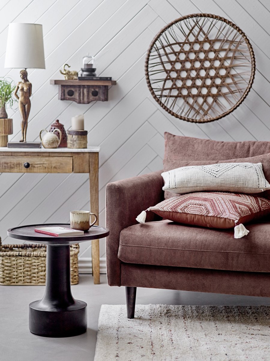 Fabiana 70cm Latón lámpara de mesa De Bloomingville - Son precisamente estos detalles los que personalizan un hogar, y con Fabiana, obtienes una iluminaci&oacute;n funcional y un elemento decorativo que a&ntilde;ade un toque relajado y alegre al ambiente.
