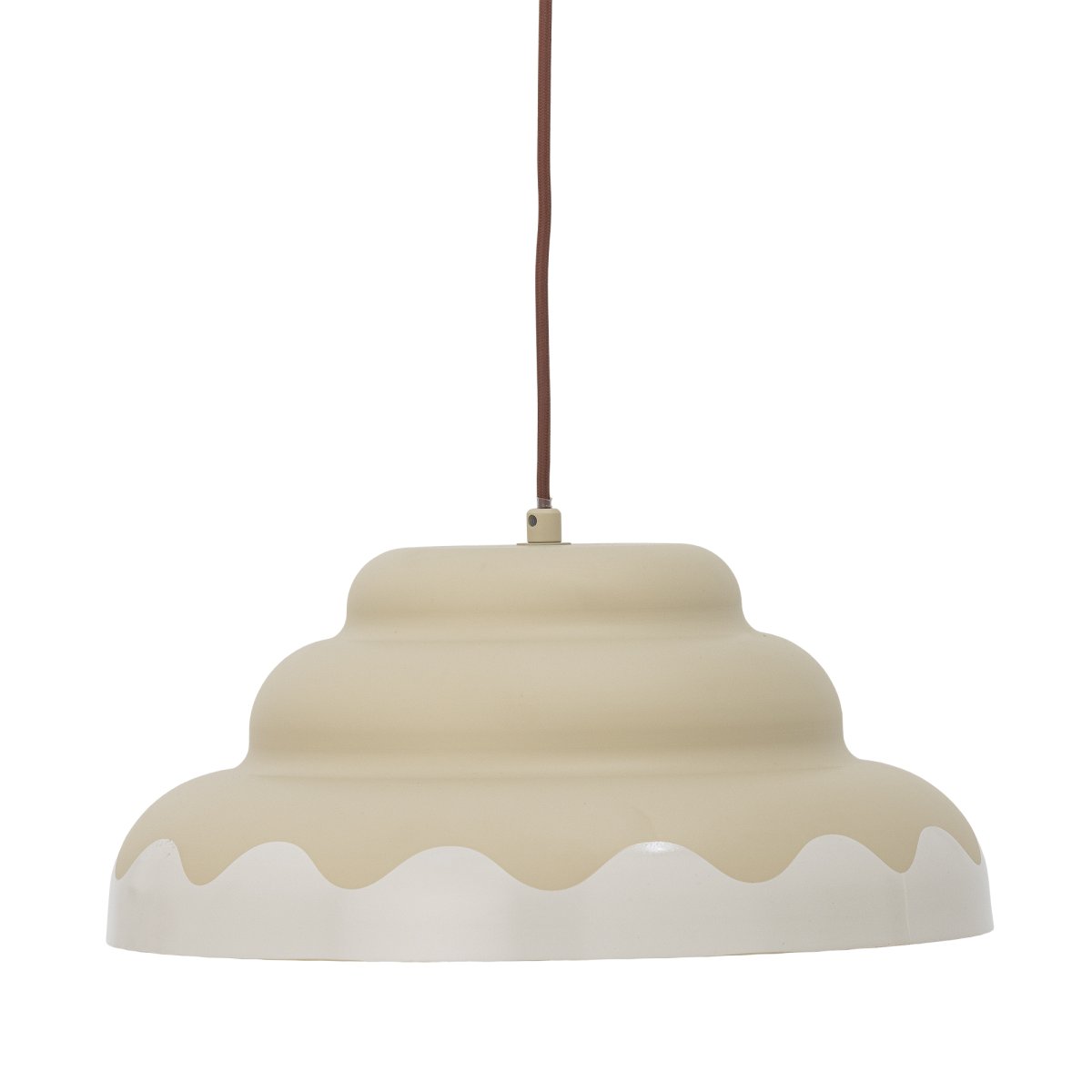 Lacya Ø40 Beige Lámpas de techo De Bloomingville - Su forma &uacute;nica y sus sutiles tonos hacen de Lacya un complemento perfecto para cualquier habitaci&oacute;n, desde la cocina y el comedor hasta el dormitorio y la sala de estar, creando una elegante armon&iacute;a en el espacio.