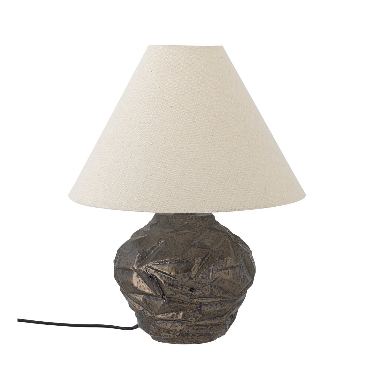 Carolla 50cm Marrón lámpara de mesa De Bloomingville - La l&aacute;mpara de mesa Carolla de Bloomingville impresiona con su exclusiva base texturizada en una pantalla marr&oacute;n oscuro que llama la atenci&oacute;n al instante y a&ntilde;ade un toque art&iacute;stico a cualquier interior.