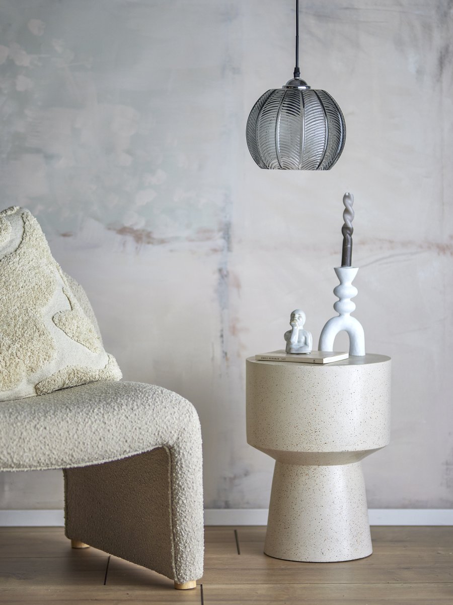 Adar Ø22 Gris Lámpas de techo De Bloomingville - La combinaci&oacute;n de negro y plata le confiere un toque exclusivo y decorativo que complementa diversos estilos de interior.