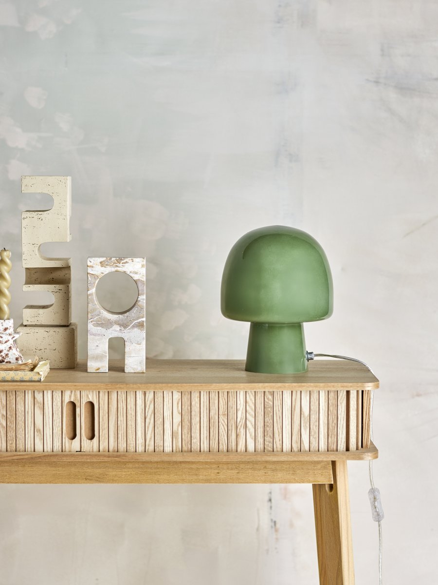 Paddy 26cm Verde lámpara de mesa De Bloomingville - La l&aacute;mpara de mesa Paddy de Bloomingville est&aacute; hecha de vidrio verde y tiene una forma encantadora que aporta elegancia y personalidad a cualquier habitaci&oacute;n.