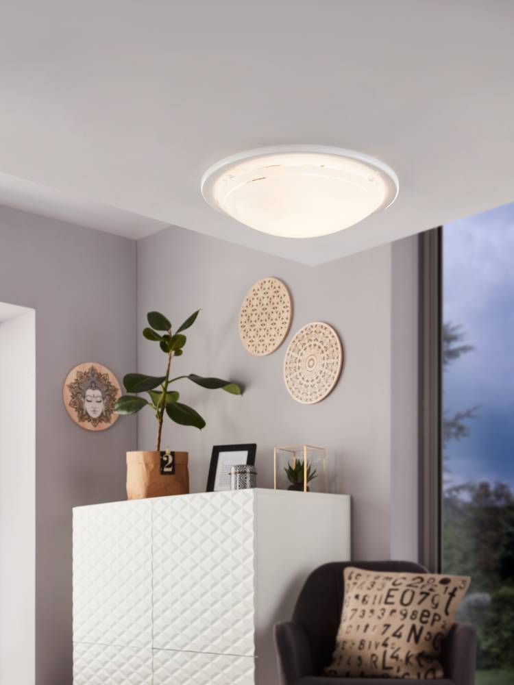Planet Ø30 Blanco plafón De Eglo - Ya sea que se coloque en el pasillo, la sala de estar o el dormitorio, esta l&aacute;mpara ofrece una soluci&oacute;n de iluminaci&oacute;n duradera y moderna.