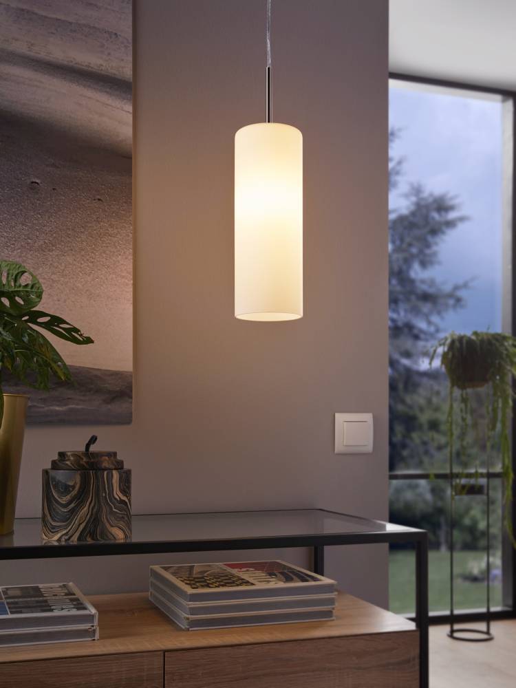 Troy Ø10 Blanco Lámpas de techo De Eglo - Con su pantalla blanca, emite una luz suave y agradable, perfecta para crear un ambiente tranquilo y acogedor en la cocina, el comedor o encima de una mesa de cocina.