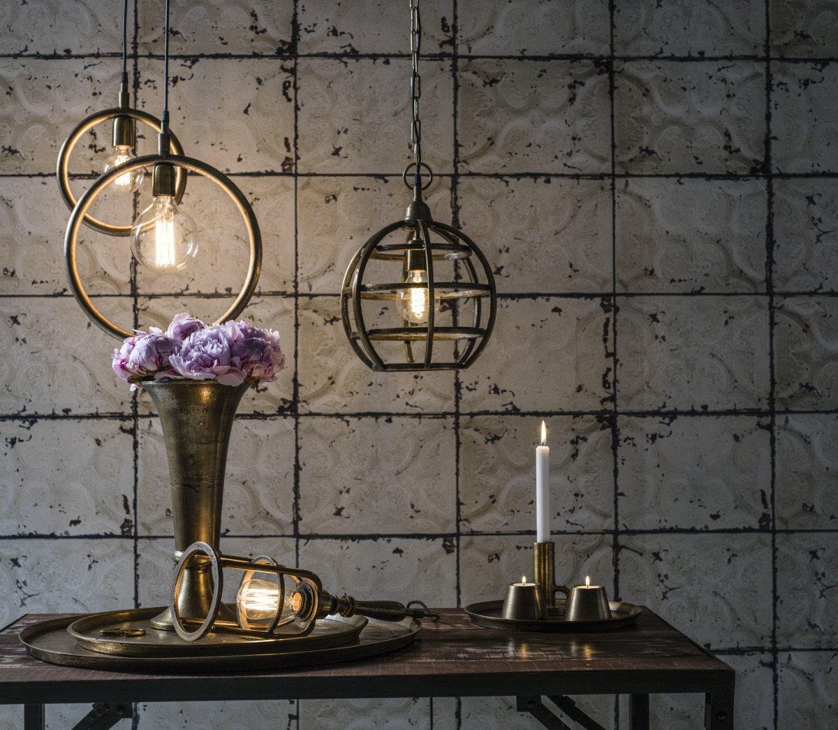 Circle Ø35 Plata Lámpas de techo De PR Home - La lámpara de techo Circle es una lámpara de techo sencilla y elegante fabricada en metal.