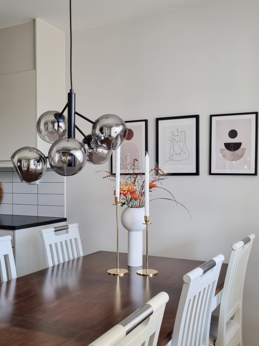 Atom Ø48 Color humo Lámpas de techo De Aneta Lighting - Las cinco c&uacute;pulas de cristal ahumado garantizan una agradable distribuci&oacute;n de la luz en la estancia sin deslumbramientos.
