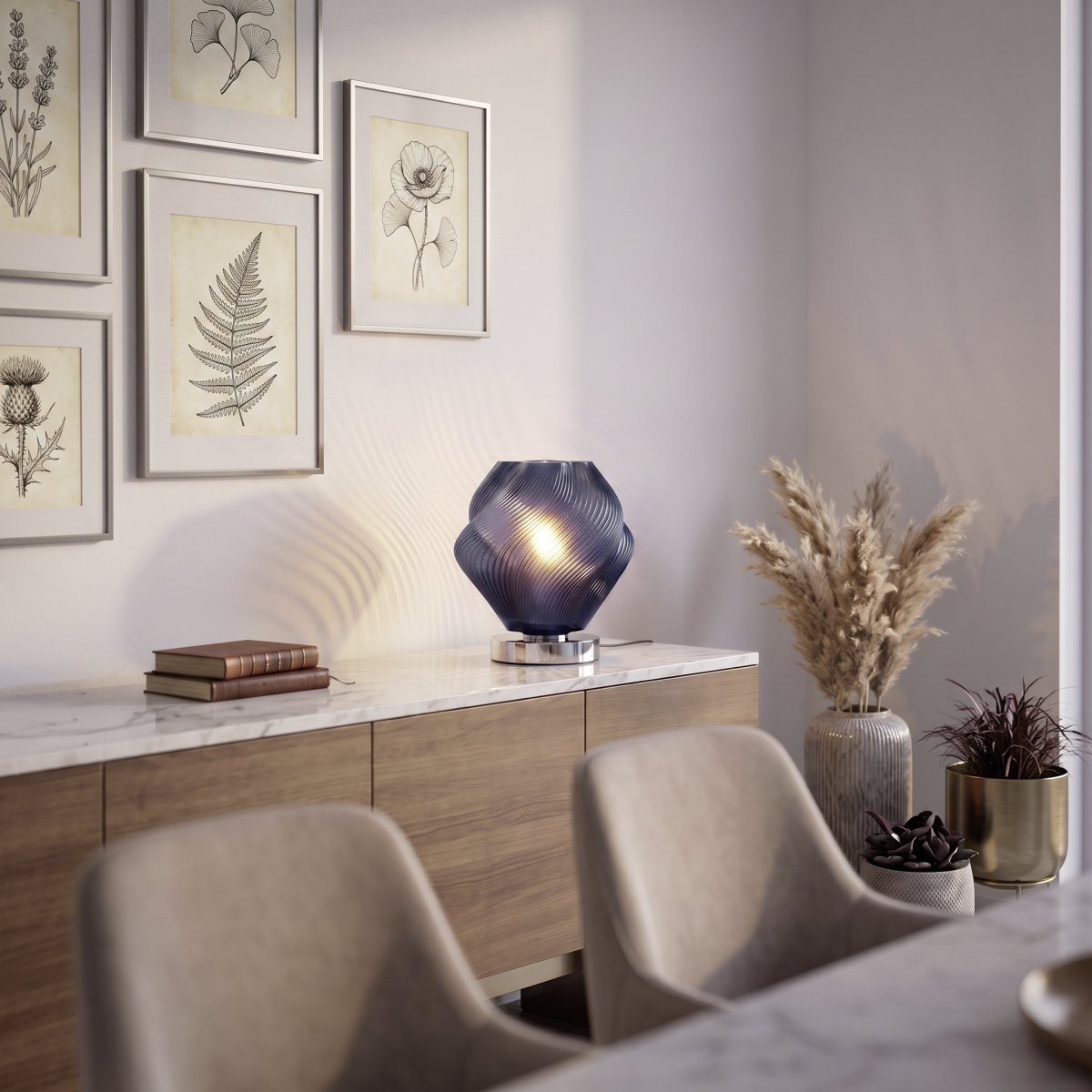 Vicenne 23cm Azul lámpara de mesa De Eglo - Vicenne es una lámpara colgante decorativa de cristal azul con detalles cromados.