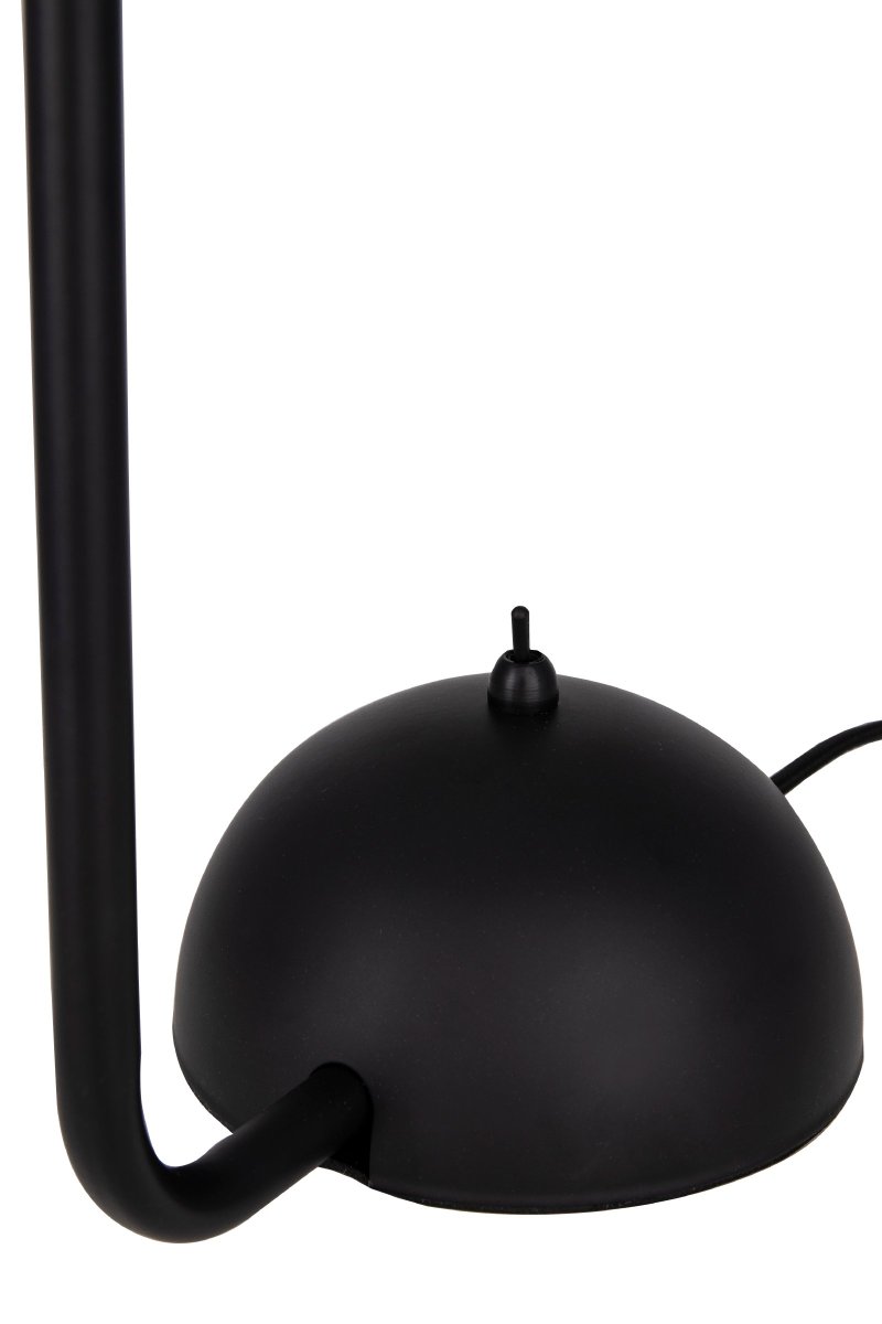 Swan 53cm Negro lámpara de mesa De Globen Lighting - La lámpara está hecha de metal negro con detalles de latón cepillado y tiene un cable textil negro de 200 cm de largo con interruptor.