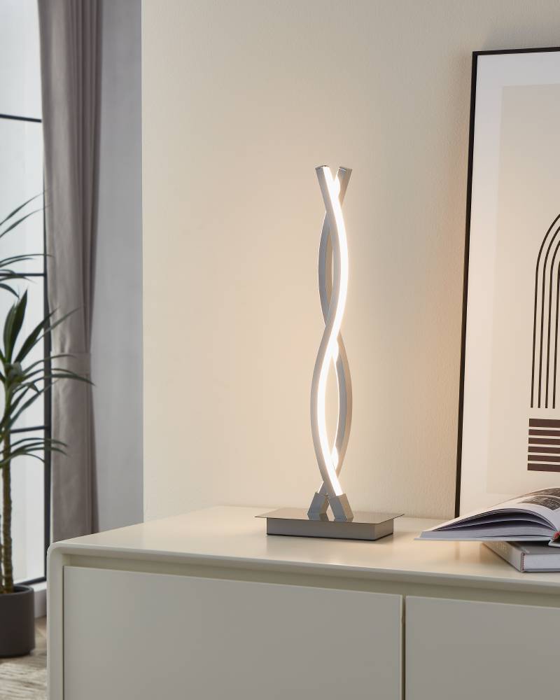 Lasana 46cm Cromo lámpara de mesa De Eglo - Esta l&aacute;mpara de mesa tiene un dise&ntilde;o moderno y elegante con luces LED en forma de onda.