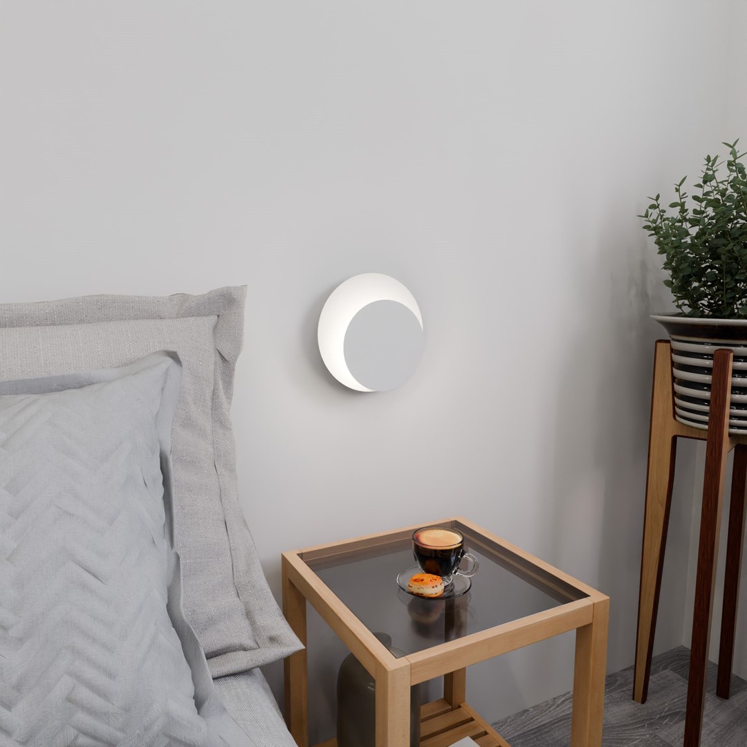 Circle 22cm Blanco lámpara de pared De Emibig Lighting - Sus círculos geométricos llaman la atención y gracias a los elementos de madera el interior parece cálido y acogedor.