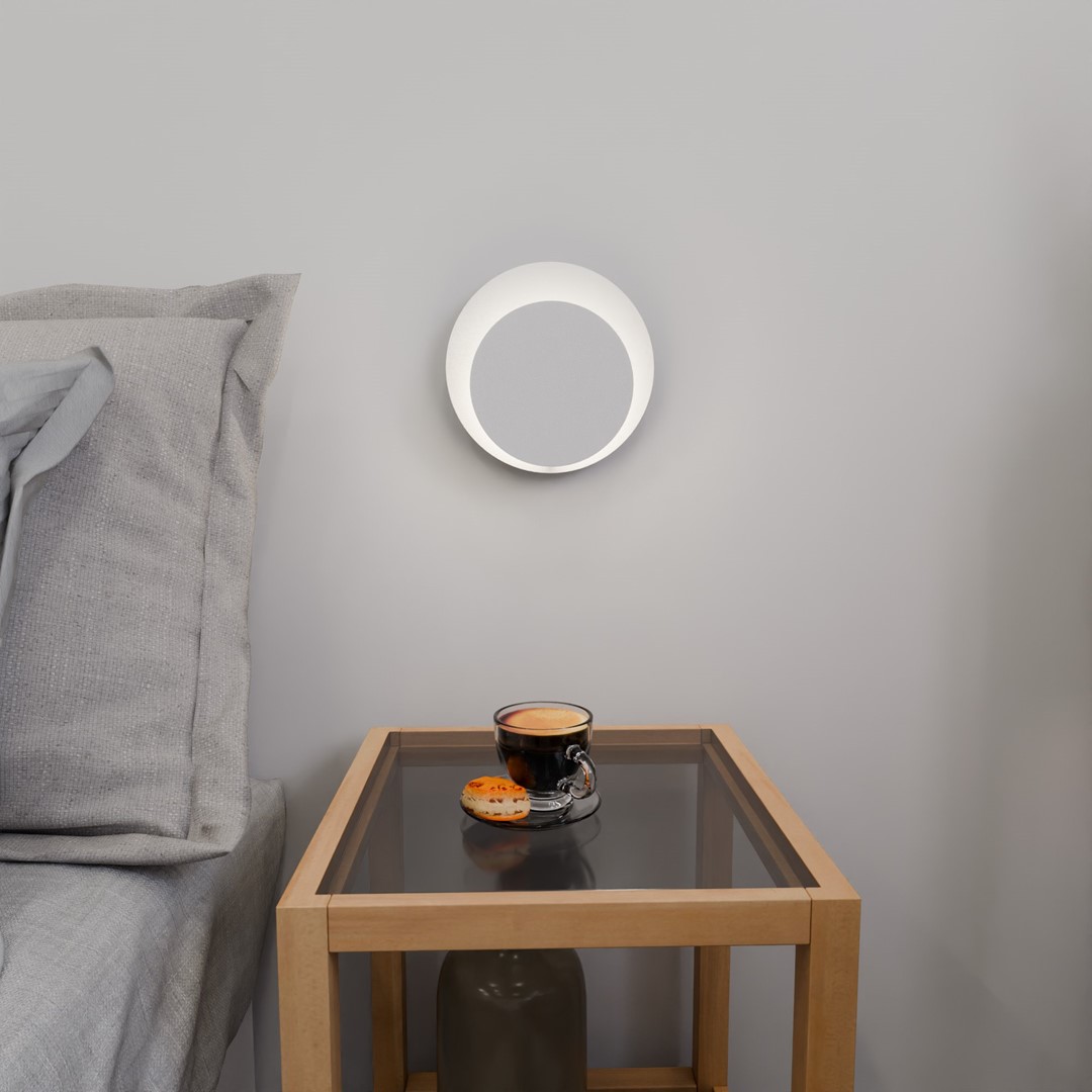 Circle 22cm Blanco lámpara de pared De Emibig Lighting - Sus círculos geométricos llaman la atención y gracias a los elementos de madera el interior parece cálido y acogedor.