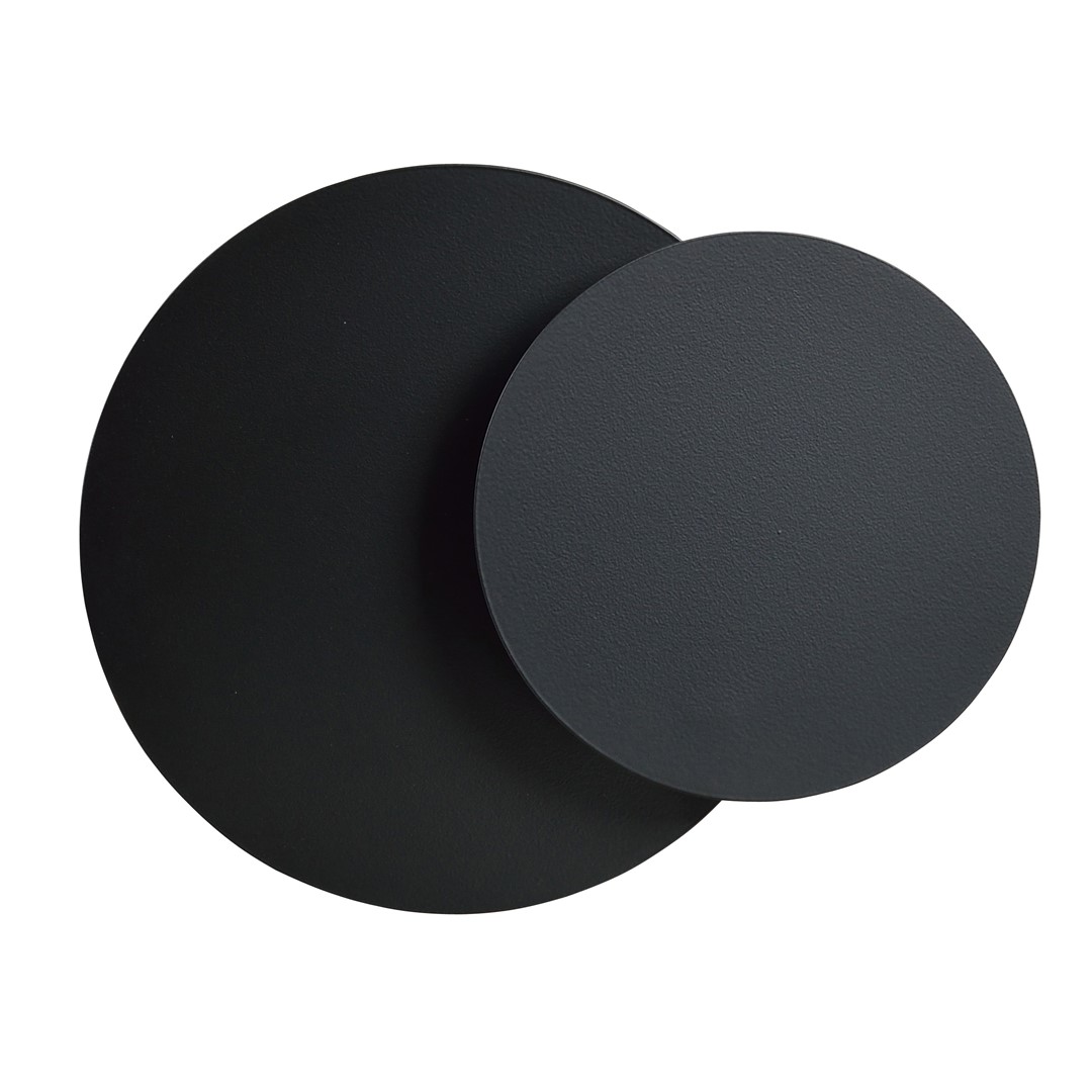 Circle 22cm Negro lámpara de pared De Emibig Lighting - Sus c&iacute;rculos geom&eacute;tricos llaman la atenci&oacute;n y gracias a los elementos de madera el interior parece c&aacute;lido y acogedor.