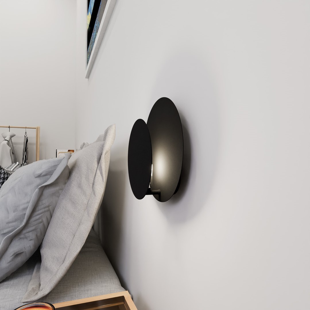 Circle 22cm Negro lámpara de pared De Emibig Lighting - Sus c&iacute;rculos geom&eacute;tricos llaman la atenci&oacute;n y gracias a los elementos de madera el interior parece c&aacute;lido y acogedor.