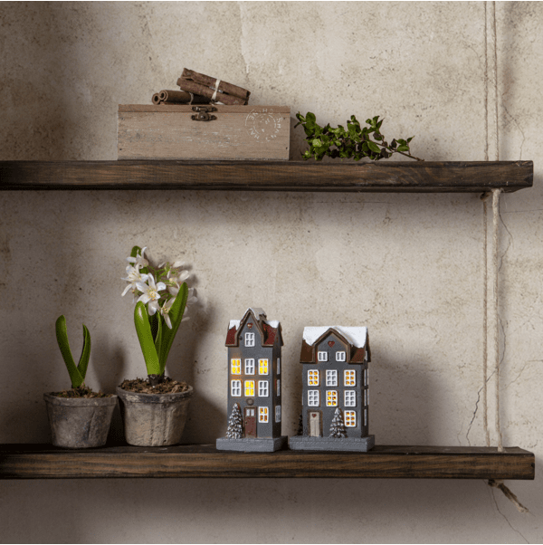 Hus Pack De 2 Gris De Star Trading - Un conjunto de dos casas de 13 cm y 14,5 cm de alto.