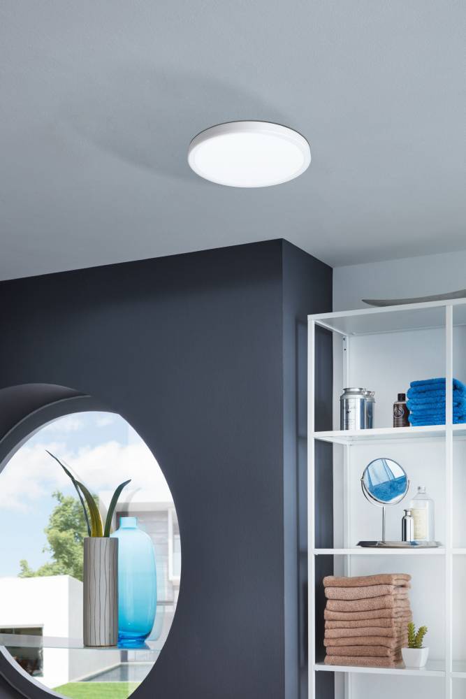Fueva Ø28 Blanco lámpara de baño De Eglo - La forma redonda y el difusor blanco difunden una luz uniforme y agradable, perfecta para iluminar estancias peque&ntilde;as y grandes.