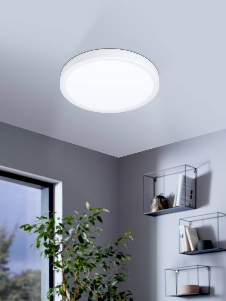 Fueva Ø28 Blanco lámpara de baño De Eglo - La forma redonda y el difusor blanco difunden una luz uniforme y agradable, perfecta para iluminar estancias peque&ntilde;as y grandes.