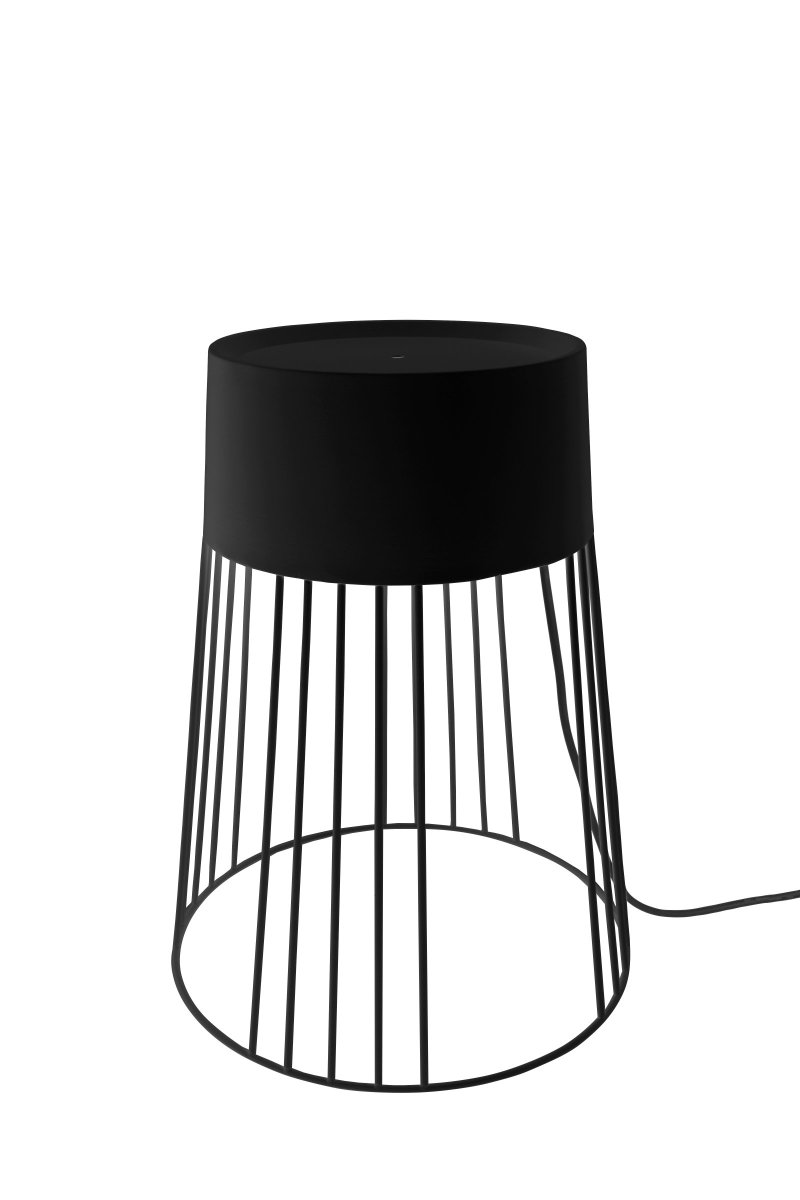 Koster Negro De Globen Lighting - La l&aacute;mpara est&aacute; hecha de metal negro y cuenta con un cable negro de 500 cm de largo que puede soportar temperaturas de hasta -40 &deg;C.