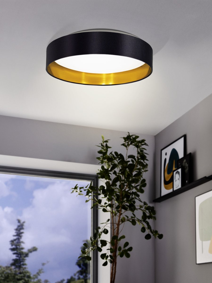 Maserlo Ø38 Negro plafón De Eglo - La l&aacute;mpara de techo Maserlo impresiona por su estructura textil negra y su interior dorado brillante, que le confieren un aspecto elegante.