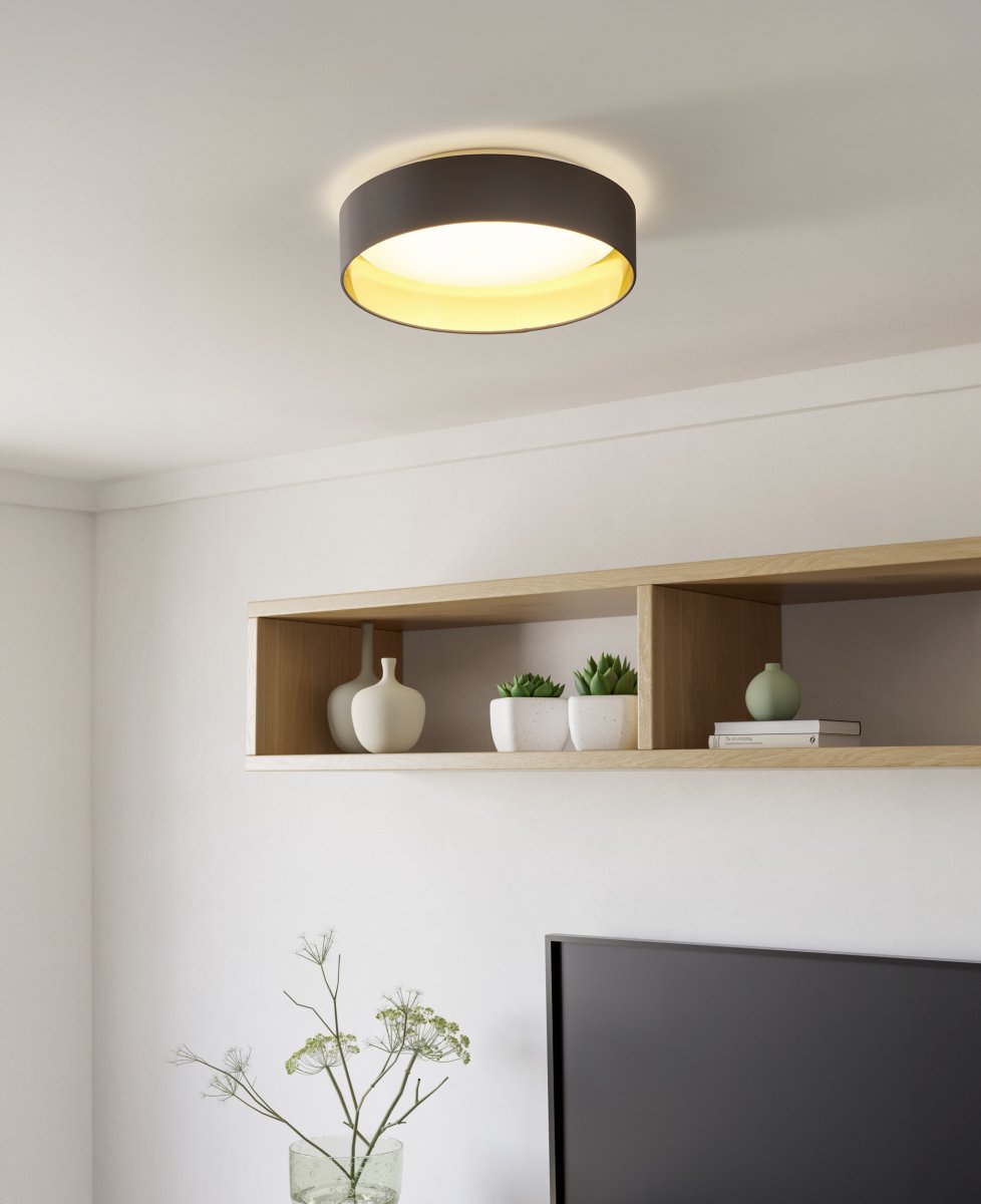 Maserlo Ø38 Marrón plafón De Eglo - La l&aacute;mpara de techo Maserlo impresiona por su estructura textil marr&oacute;n y su interior dorado brillante, que le confieren un aspecto elegante.