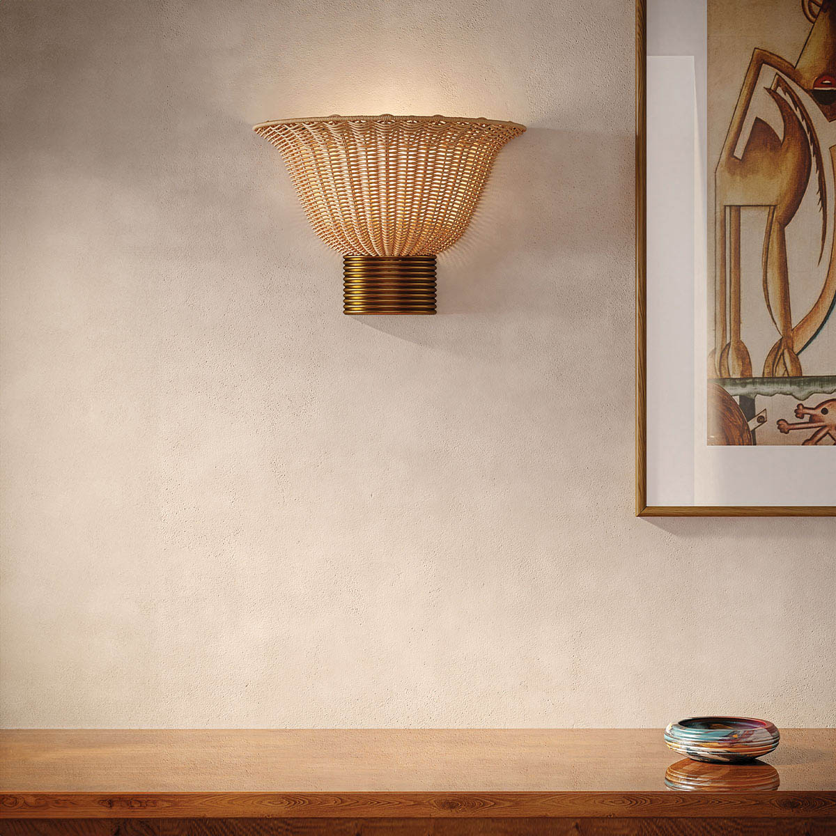 Kai 25cm Naturaleza lámpara de pared De Elstead Lighting - El rat&aacute;n abierto permite que la luz se filtre a trav&eacute;s de la pantalla, creando un juego de luces decorativo en la pared.