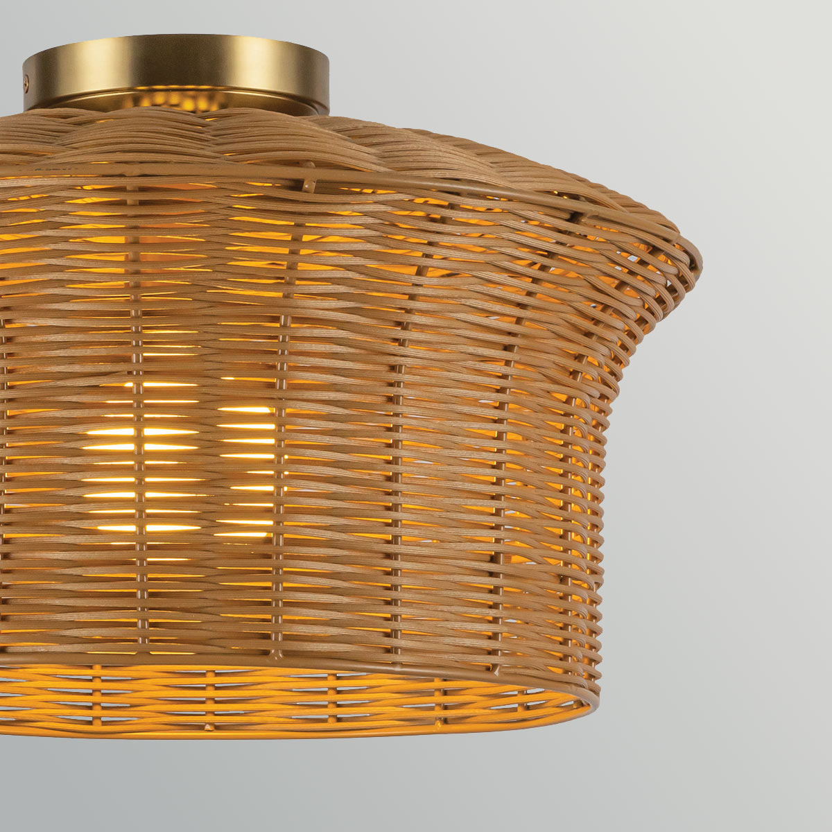 Kai Ø40 Naturaleza plafón De Elstead Lighting - El rat&aacute;n abierto permite que la luz se filtre a trav&eacute;s de la pantalla, creando un cautivador juego de luces.